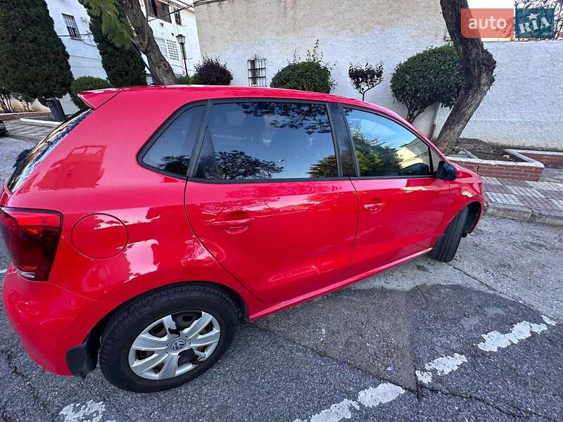 Хетчбек Volkswagen Polo 2013 в Чернівцях