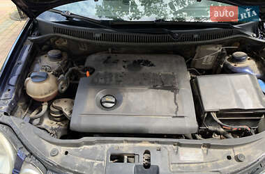 Хетчбек Volkswagen Polo 2003 в 