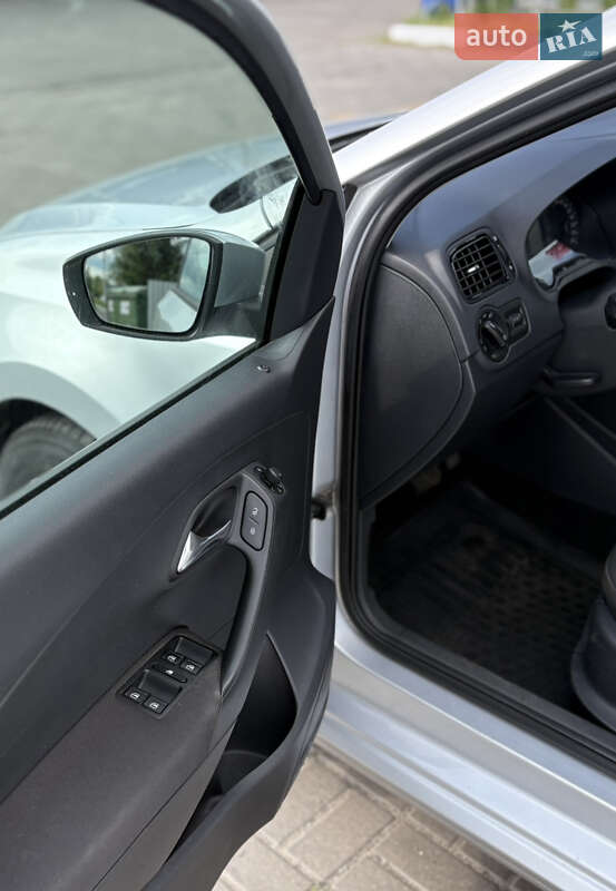 Хетчбек Volkswagen Polo 2012 в Харкові