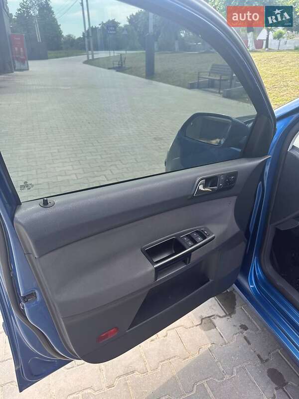 Хетчбек Volkswagen Polo 2007 в Ярмолинцях