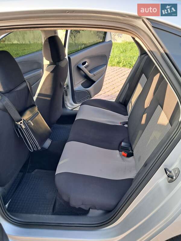 Седан Volkswagen Polo 2013 в Львове фото 7 Седан Volkswagen Polo 2013 в Львове