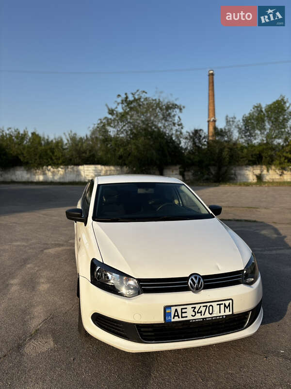 Седан Volkswagen Polo 2011 в 