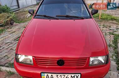 Седан Volkswagen Polo 1999 в Києві