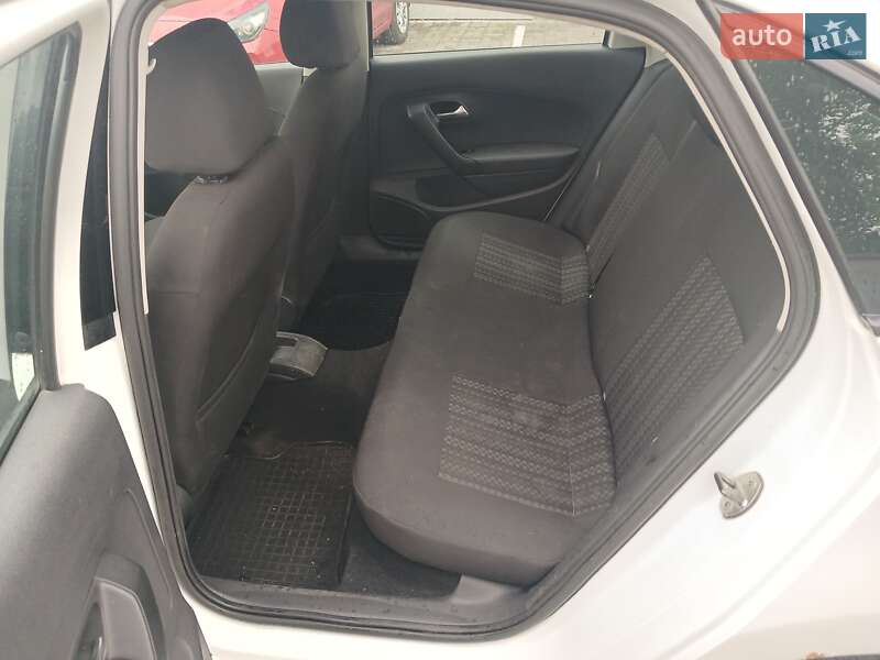 Седан Volkswagen Polo 2017 в Львове