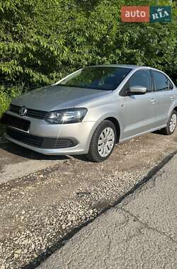 Седан Volkswagen Polo 2012 в Тернополі