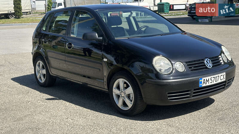 Хэтчбек Volkswagen Polo 2002 в 