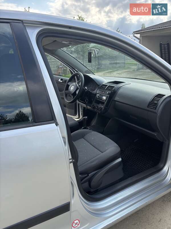 Хетчбек Volkswagen Polo 2003 в Чернівцях