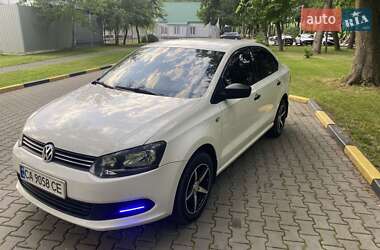 Седан Volkswagen Polo 2011 в 