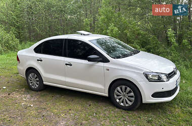 Седан Volkswagen Polo 2013 в Ямпілю