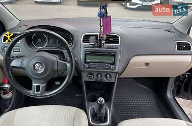 Хэтчбек Volkswagen Polo 2010 в 