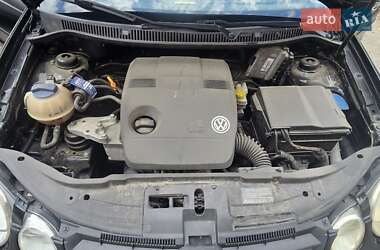 Хетчбек Volkswagen Polo 2003 в 