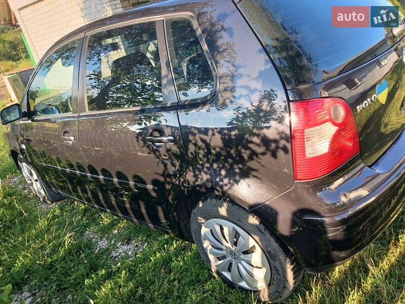 Хетчбек Volkswagen Polo 2002 в 