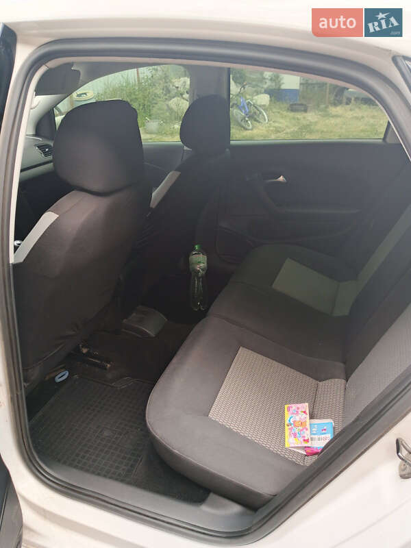 Седан Volkswagen Polo 2012 в Кропивницком