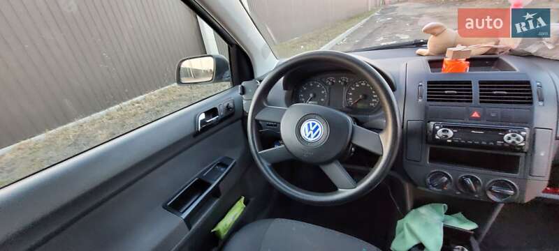 Хэтчбек Volkswagen Polo 2002 в Петропавловской Борщаговке