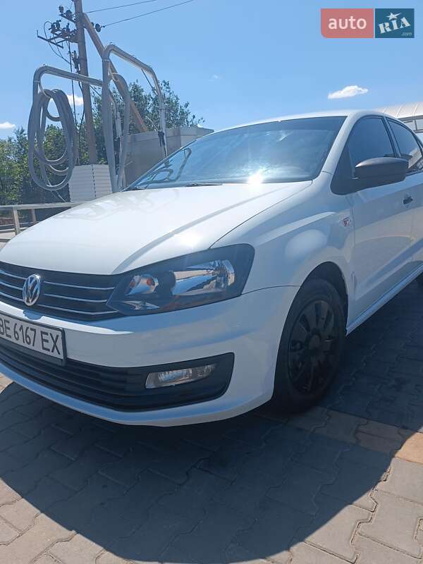 Седан Volkswagen Polo 2017 в Николаеве