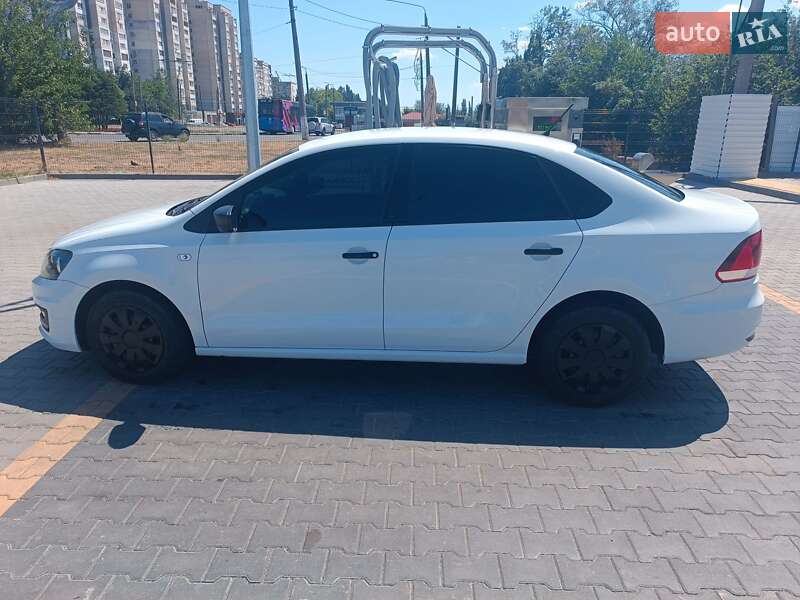 Седан Volkswagen Polo 2017 в Николаеве