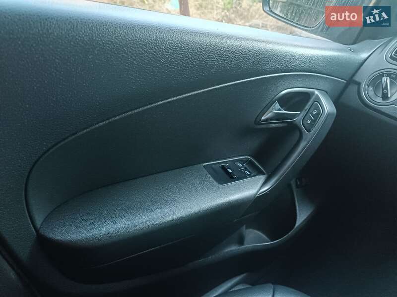 Седан Volkswagen Polo 2017 в Николаеве