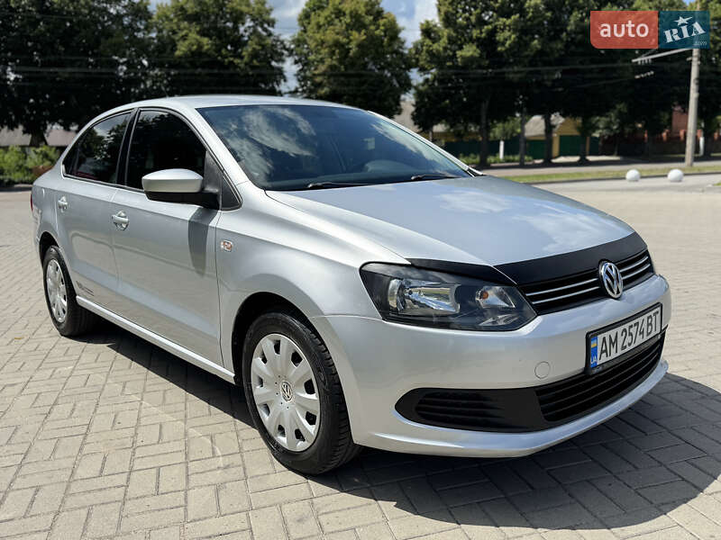 Седан Volkswagen Polo 2013 в Житомире