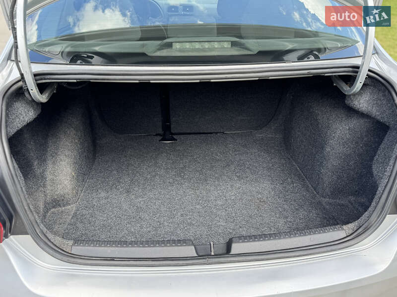 Седан Volkswagen Polo 2013 в Житомире