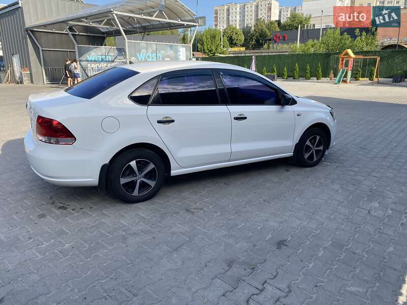 Седан Volkswagen Polo 2013 в Фастове