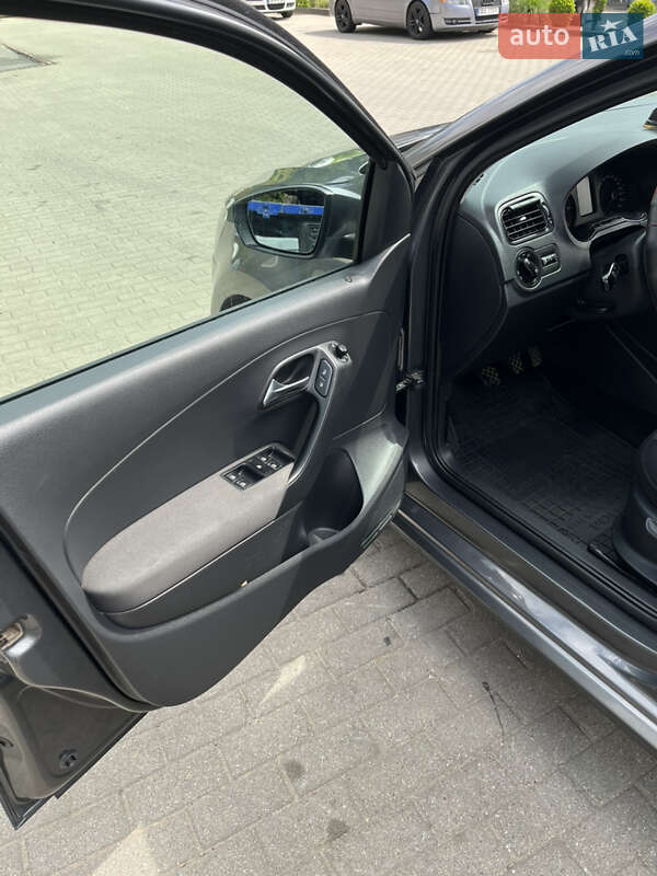 Хэтчбек Volkswagen Polo 2011 в Бережанах