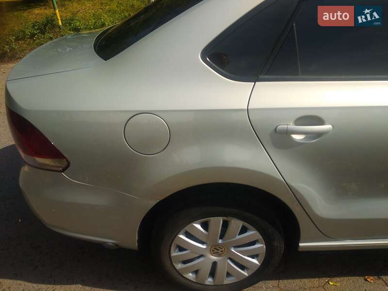 Седан Volkswagen Polo 2011 в Рівному