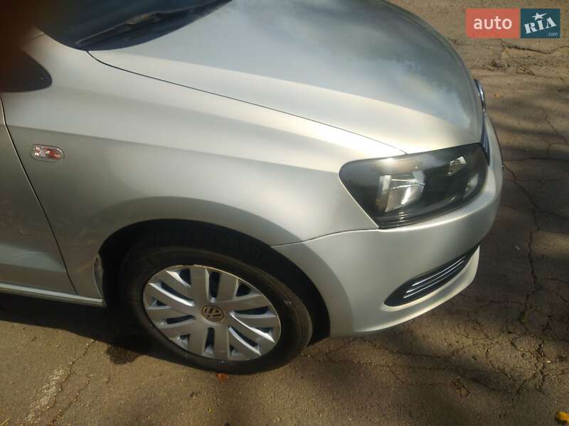 Седан Volkswagen Polo 2011 в Рівному