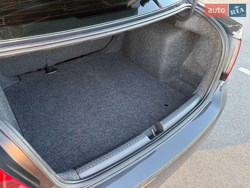 Седан Volkswagen Polo 2017 в Львове