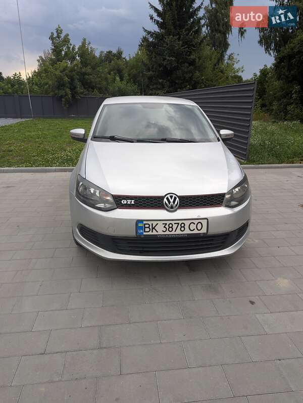 Седан Volkswagen Polo 2012 в Радивиліві