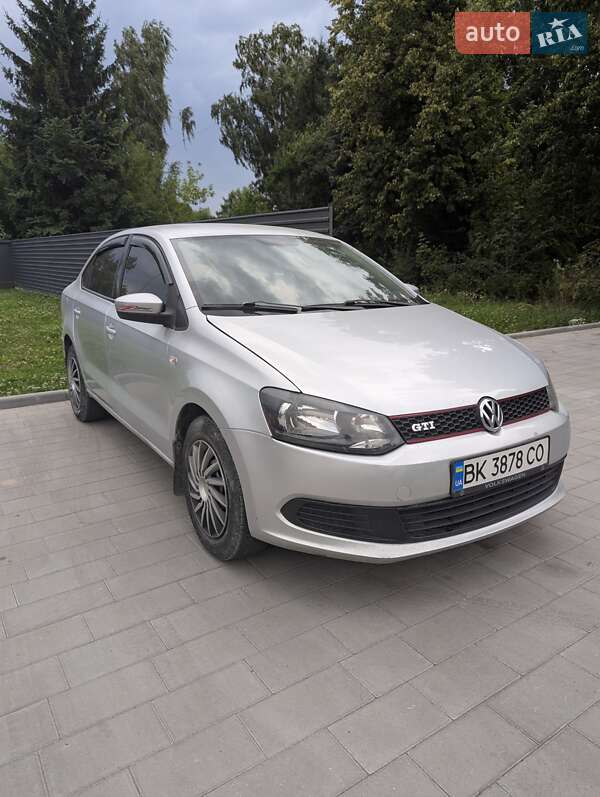 Седан Volkswagen Polo 2012 в Радивиліві