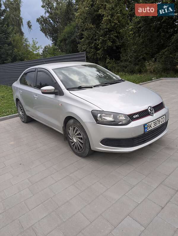 Седан Volkswagen Polo 2012 в Радивиліві