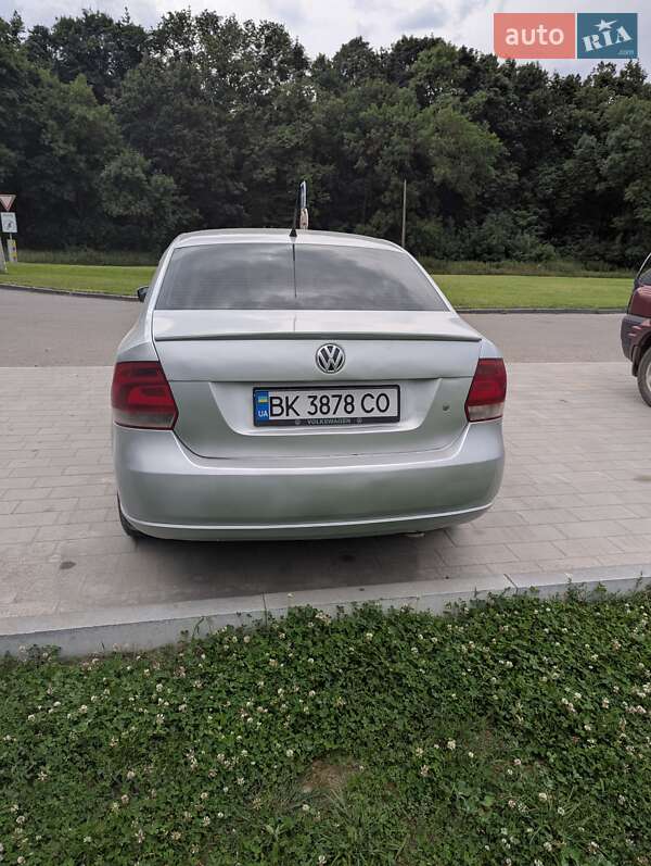 Седан Volkswagen Polo 2012 в Радивиліві