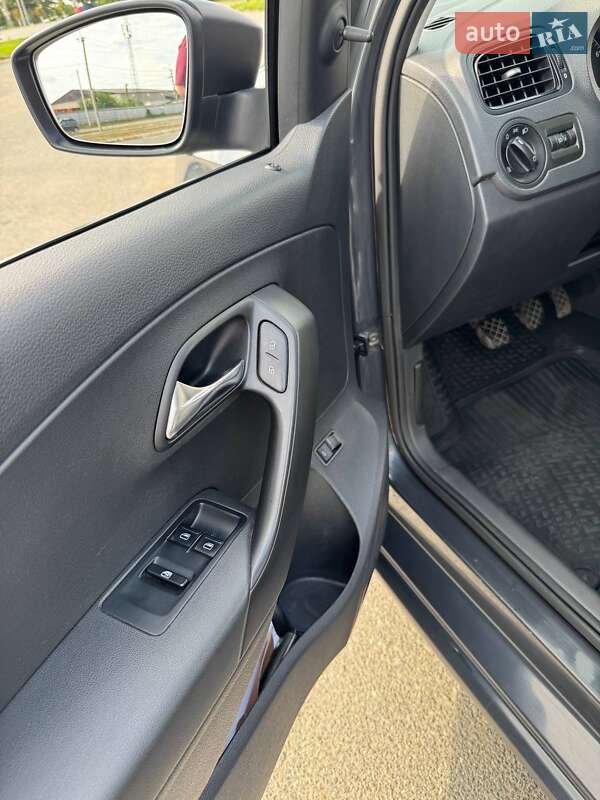 Седан Volkswagen Polo 2017 в Бучі