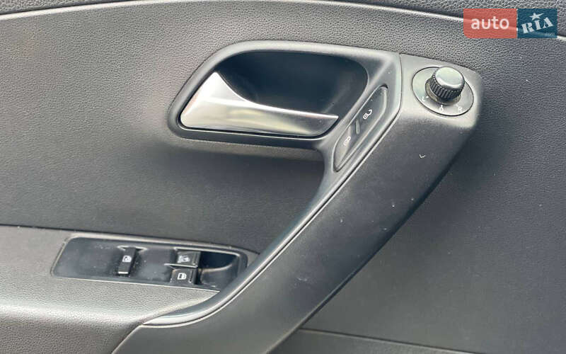 Седан Volkswagen Polo 2011 в Чернівцях фото 7 Седан Volkswagen Polo 2011 в Чернівцях
