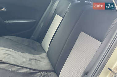 Седан Volkswagen Polo 2011 в 