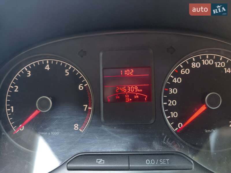 Седан Volkswagen Polo 2011 в Ирпене