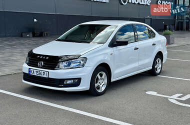 Седан Volkswagen Polo 2017 в Киеве