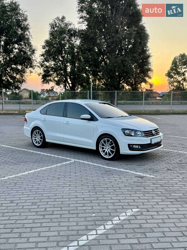 Седан Volkswagen Polo 2017 в Дніпрі