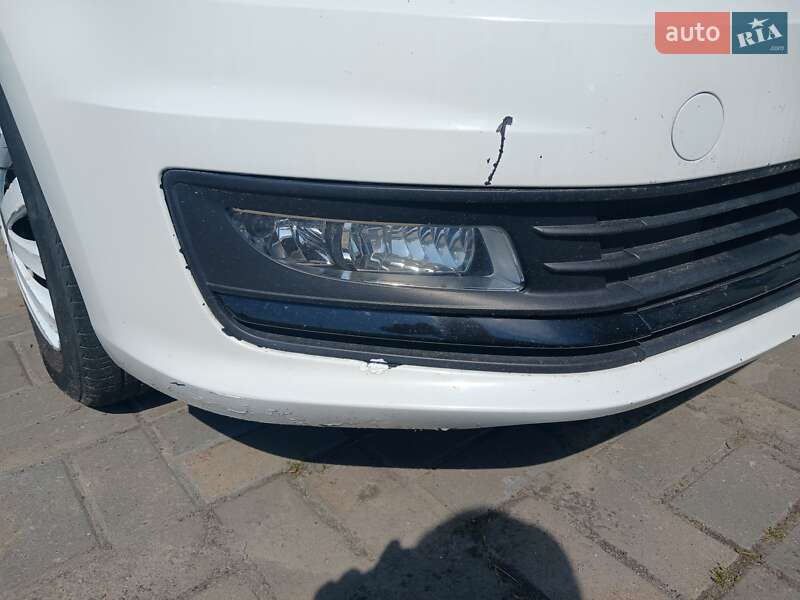 Седан Volkswagen Polo 2017 в Львове