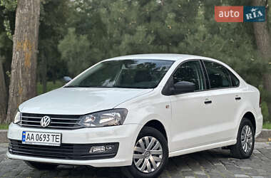 Седан Volkswagen Polo 2017 в Киеве
