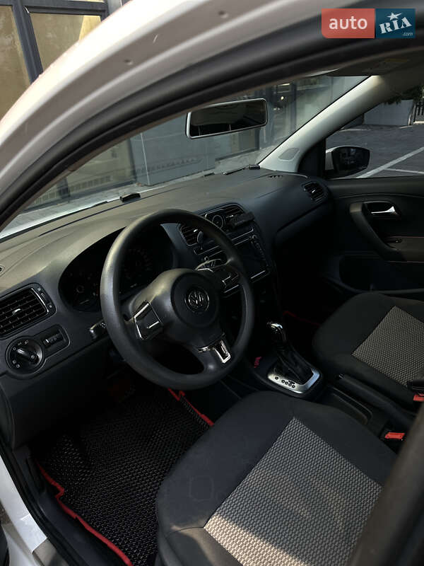 Хэтчбек Volkswagen Polo 2013 в Ровно
