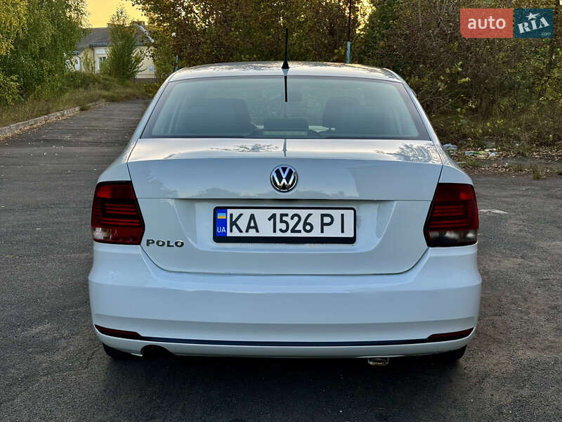 Седан Volkswagen Polo 2017 в Киеве