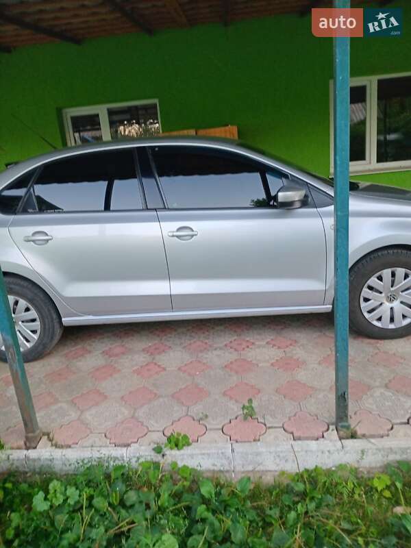 Седан Volkswagen Polo 2012 в Саврані