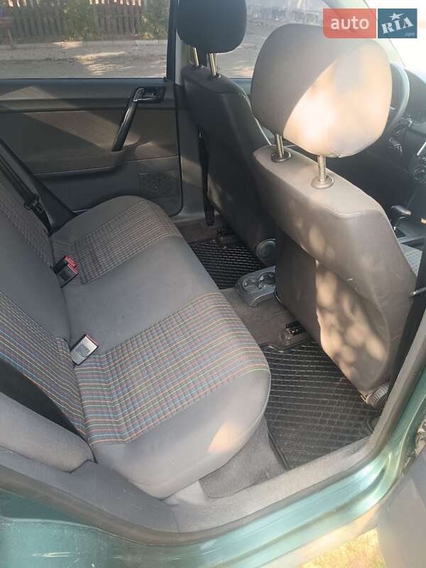 Хетчбек Volkswagen Polo 2006 в Белзі