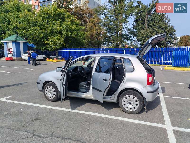Хэтчбек Volkswagen Polo 2003 в Ужгороде