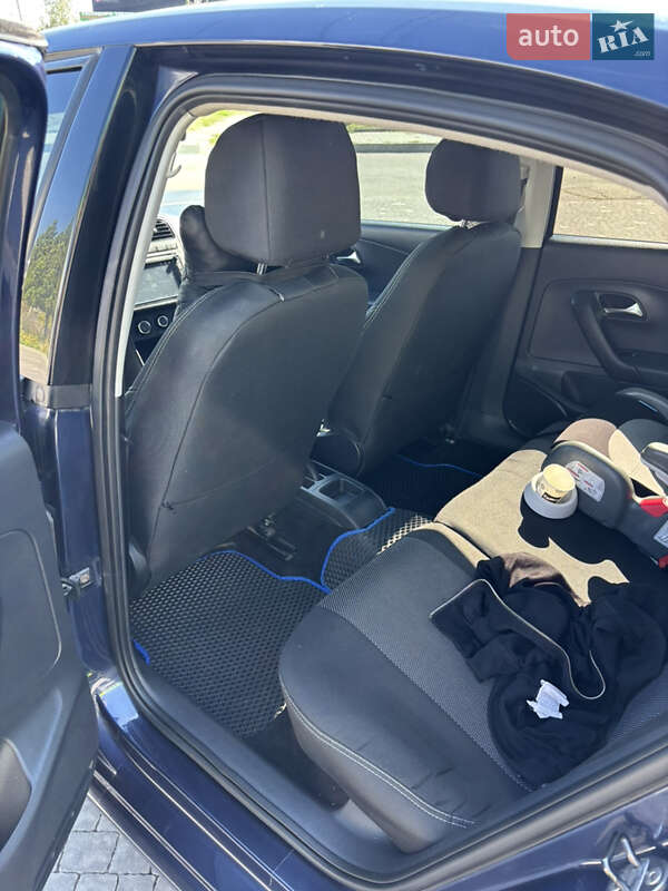 Седан Volkswagen Polo 2013 в Кременчуге