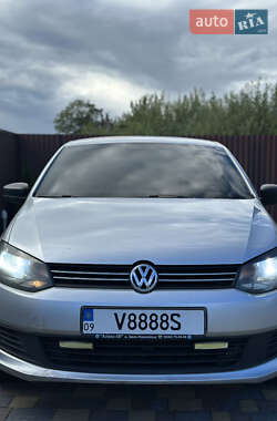Седан Volkswagen Polo 2012 в Надворной