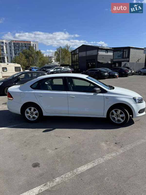 Седан Volkswagen Polo 2015 в Києві фото 4 Седан Volkswagen Polo 2015 в Києві