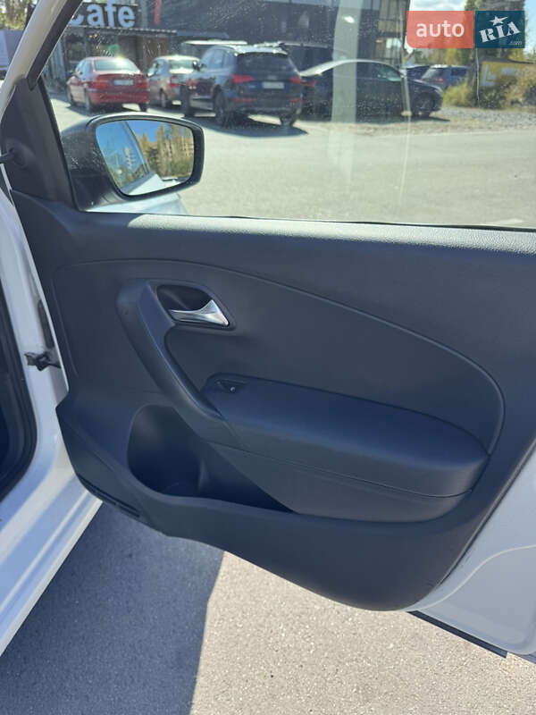 Седан Volkswagen Polo 2015 в Києві фото 12 Седан Volkswagen Polo 2015 в Києві