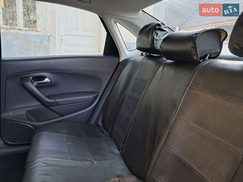 Седан Volkswagen Polo 2013 в Івано-Франківську